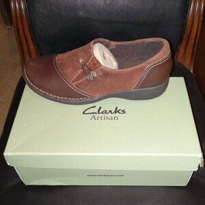 NWT/NIB Clarks Brown leather and suede slip on loafer shoes size 8.5M